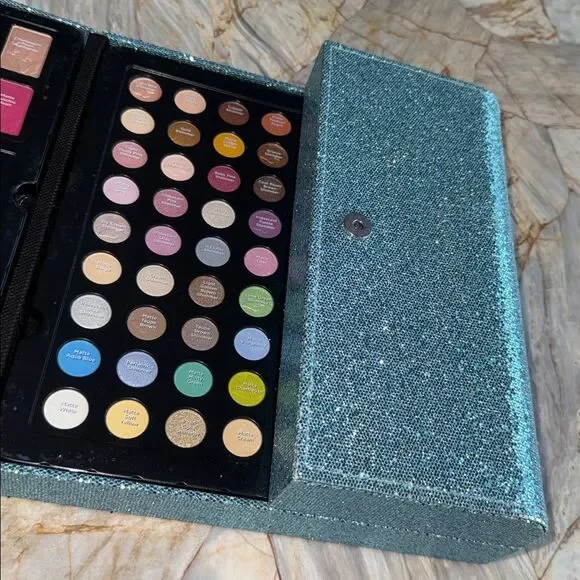 Ulta Beauty Glittery Teal Beauty Box - Picture 10 of 13